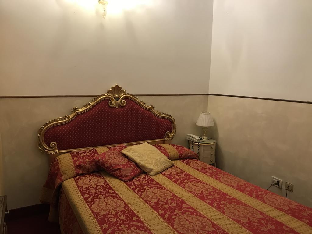 Residenza Ruga Giuffa Castello  Ngoại thất bức ảnh